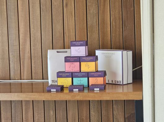티마카세 진행하는 공간에 티퍼런스 티 제품들이 놓여있다. 사진=이정화 기자