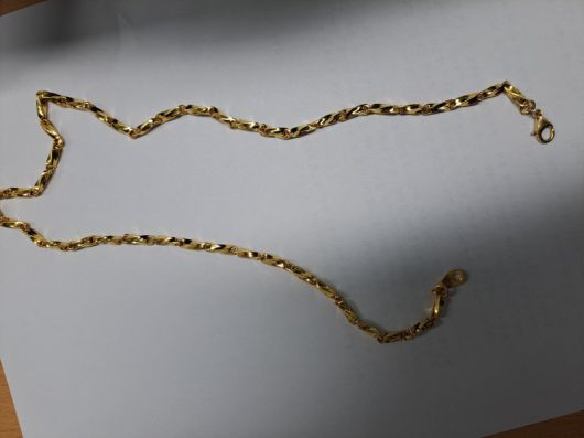 지난 2일 대전 서구 소재의 한 금은방에서 손님을 가장한 절도범이 훔쳐 달아난 금목걸이/사진=대전경찰청 제공, 뉴스1