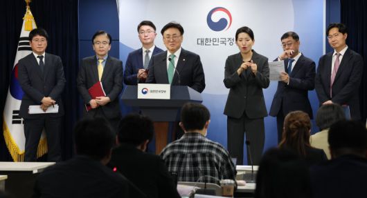 유상임 과학기술정보통신부 장관이 9일 서울 종로구 정부서울청사에서 과기정통부 핵심과제 추진현황 브리핑을 하고 있다. 뉴스1