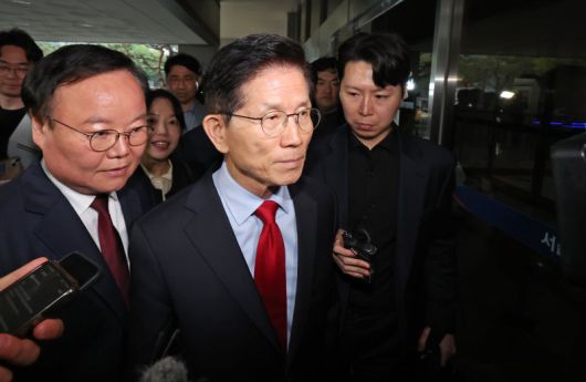 국민의힘으로부터 대통령선거 후보 자격이 취소된 김문수 후보가 10일 오후 서울 양천구 남부지방법원에서 열린 후보 선출취소 효력정지 가처분 심문기일에 출석하고 있다. /사진=뉴스1화상