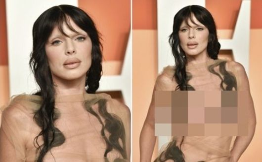 배우 줄리아 폭스가 알몸이 투명하게 비치는 복장으로 2일(현지시간) 미국 캘리포니아주 베벌리 힐스에서 열린 2025 베니티 페어 오스카 파티에 참석하고 있다. 사진=AP 연합뉴스