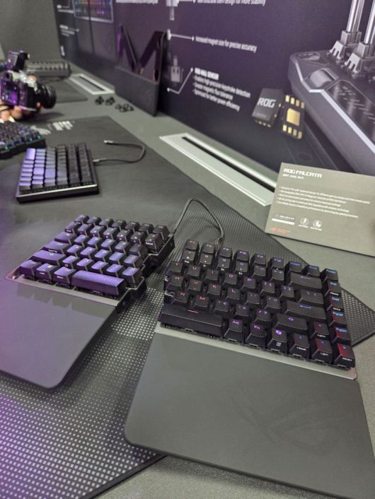 반으로 쪼개진 에이수스 키보드 신제품 '팔카타'