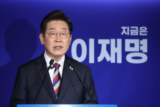 이재명 더불어민주당 대선 후보가 25일 서울 여의도 당사에서 기자간담회를 하고 있다. 사진=뉴시스