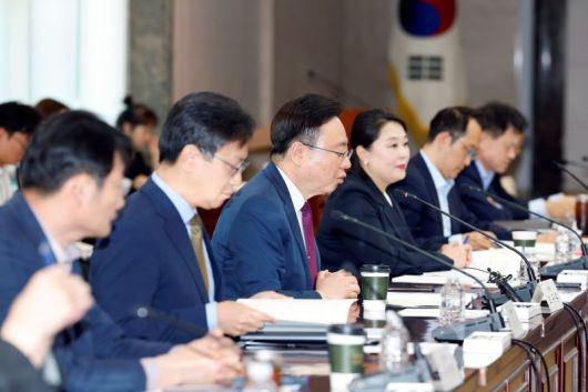 조규홍 보건복지부 장관이 29일 정부서울청사에서 열린 '2025년도 제3차 국민연금기금운용위원회'에서 발언하고 있다. 보건복지부 제공.