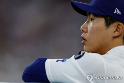 경기를 바라보는 김혜성.연합뉴스