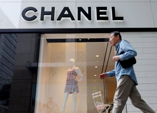 2일 서울 시내 한 샤넬 매장 전경. 뉴시스 제공