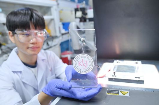 고효율 태양전지 작동 모습. KIST 제공