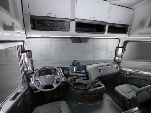 더 뉴 엑시언트(The new XCIENT) 실내. 사진=현대차 제공