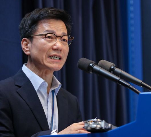 2018년 9월28일 이정도 당시 청와대 총무비서관이 청와대 춘추관에서 ‘업무추진비 의혹'과 관련한 해명 회견을 하고 있다. 연합뉴스