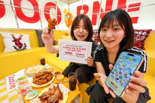 KT 모델들이 6월 멤버십 달.달.혜택을 소개하고 있다. KT 제공