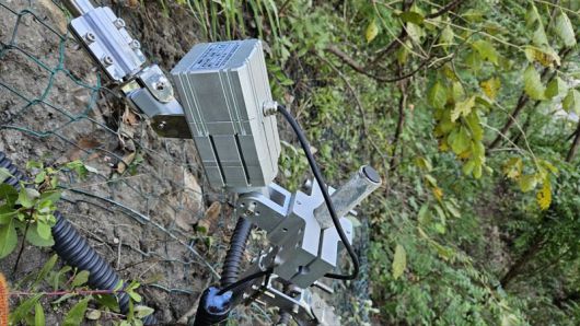 급경사지 현장 적용 설치된 토목구조물 관리 스마트 센서 시제품. 한국건설기술연구원 제공