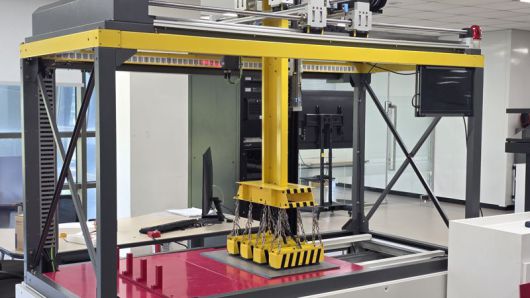 포스코DX의 후판 크레인 무인화 연구를 위한 데모 설비. 포스코DX 제공