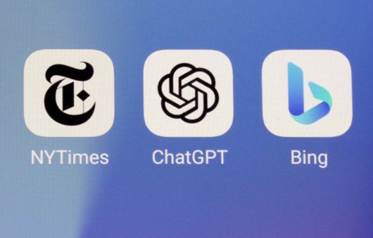 오픈AI의 AI 챗봇 챗GPT와 MS의 빙. 로이터연합뉴스