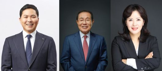 왼쪽부터 윤상현 콜마홀딩스 대표이사 부회장, 윤동한 콜마그룹 회장, 윤여원 콜마비앤에이치 대표이사 사장. 뉴시스