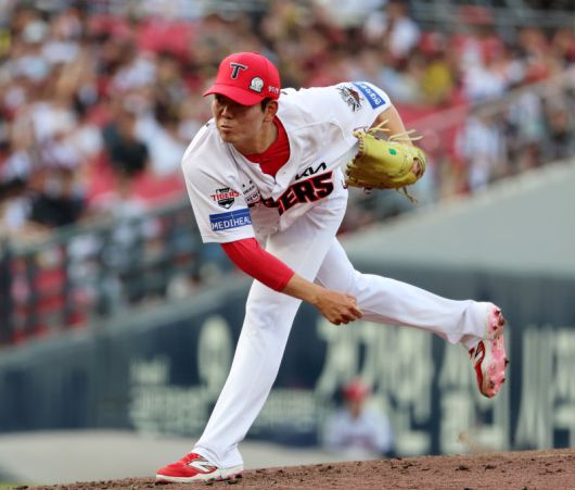 KIA 타이거즈 성영탁. 연합뉴스                                      KIA 타이거즈 이호민. KIA타이거즈 제공