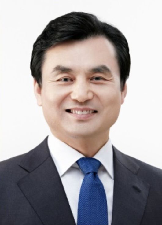 이재명 대통령이 23일 국방부 장관 후보자에 안규백 더불어민주당 의원을 지명했다. 대통령실 제공