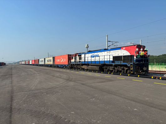 지난 20일 한국철도공사 서화성역CY에서 화물열차가 운행을 준비하고 있는 모습. 코레일 제공