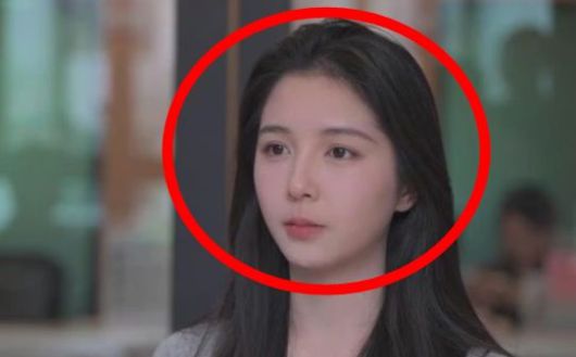 자신의 딸이 예쁘다는 이유로 라이브 스트리밍을 금지시킨 아버지에 대해 논란이 일었다. [사진출처 = SCMP]