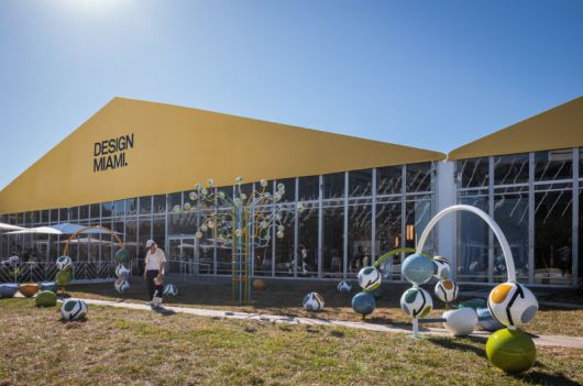 서울디자인재단은 디자인 마이애미(Design Miami)와 협력해 오는 9월 1~14일 동대문디자인플라자(DDP) 이간수문전시장에서 'Illuminated: A Spotlight on Korean Design' 아시아 첫 전시를 개최한다. 디자인 마이애미 현장 사진. 서울디자인재단 제공