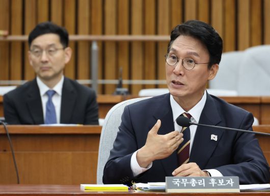 김민석 국무총리 후보자가 25일 서울 여의도 국회에서 열린 인사청문회에서 국민의힘 주진우 의원의 질의에 답하고 있다. 연합뉴스