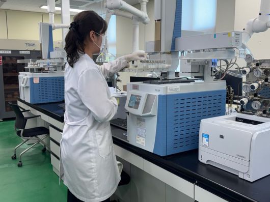 전남도보건환경연구원은 도민 생활과 밀접한 위생용품 안전 관리를 한층 강화한다고 28일 밝혔다. 사진은 시험 검사 모습. 전남도보건환경연구원 제공