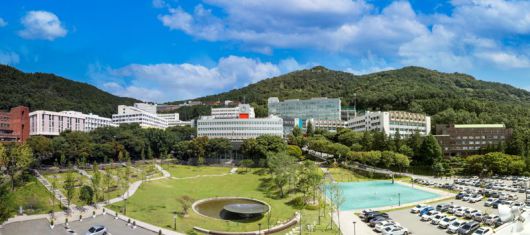 동아대학교 승학캠퍼스 전경.