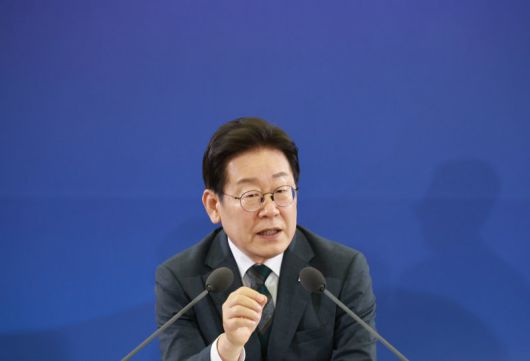 [대전=뉴시스] 고범준 기자 = 이재명 대통령이 4일 대전컨벤션센터에서 열린 '충청에서 듣다, 충청 타운홀 미팅'에서 발언하고 있다. (대통령실통신사진기자단) 2025.07.04. bjko@newsis.com <저작권자ⓒ 공감언론 뉴시스통신사. 무단전재-재배포 금지.> /사진=뉴시스화상