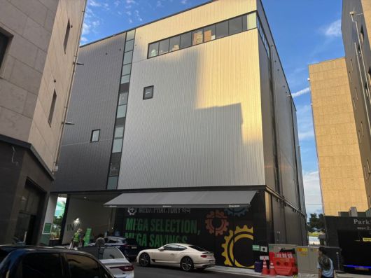 현수막 내린 메가팩토리약국. 2025.7.3. 사진=파이낸셜뉴스