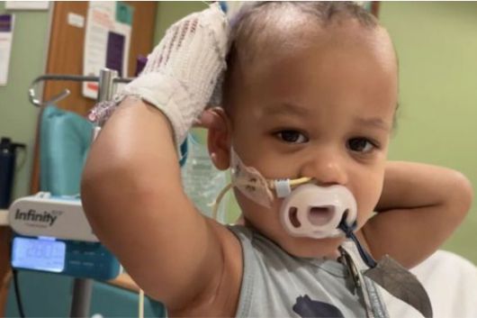 어린아이들이 삼킨 '버튼형 건전지(동전 배터리)'가 치명적인 사고로 이어질 수 있다는 경고가 잇따르는 가운데, 미국에서 엄마의 직감 덕분에 위기를 넘긴 사례가 주목받고 있다. [사진=SNS]