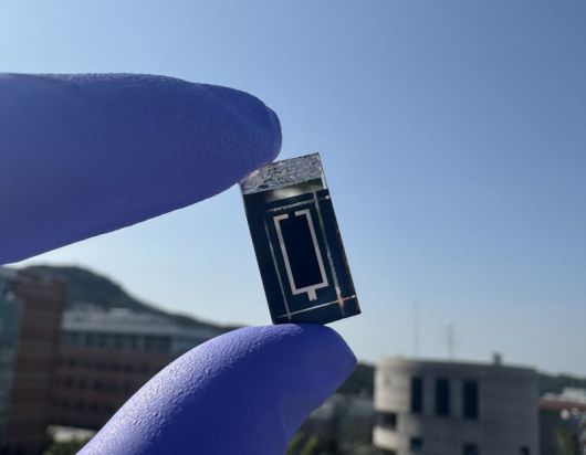 세계최고효율 페로브스카이트/CIGS 탠덤태양전지. 서울대학교 김진영 교수 제공