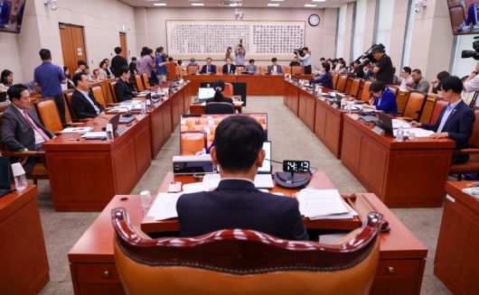 11일 오후 서울 여의도 국회 법제사법위원회 회의실에서 상법 개정안 관련 공청회가 열리고 있다. 뉴스1