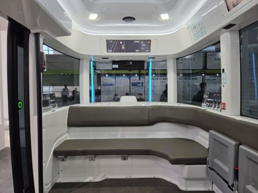 A2Z가 자체 개발한 4단계 자율주행 차량 로이 인테리어 모습이다. 박경호 기자