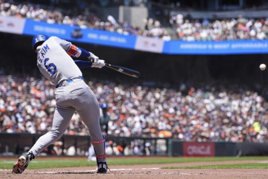 LA 다저스의 김혜성이 12일(현지 시간) 미 캘리포니아주 샌프란시스코 오라클 파크에서 열린 2025 메이저리그 샌프란시스코 자이언츠와의 경기 6회 초 1타점 결승 적시타를 치고 있다. 김혜성은 4타수 1안타 1타점 2삼진을 기록했고 다저스는 2-1로 승리했다.뉴시스