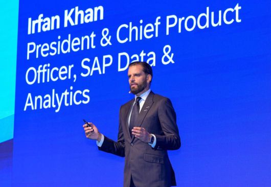 이르판 칸(Irfan Khan) SAP 데이터 및 애널리틱스 사장 겸 최고제품책임자가 15일 서울 강남구 그랜드 인터컨티넨탈 서울 파르나스 호텔에서 열린 ‘SAP 나우 AI 투어 코리아'에서 발표를 하고 있다. SAP 코리아 제공