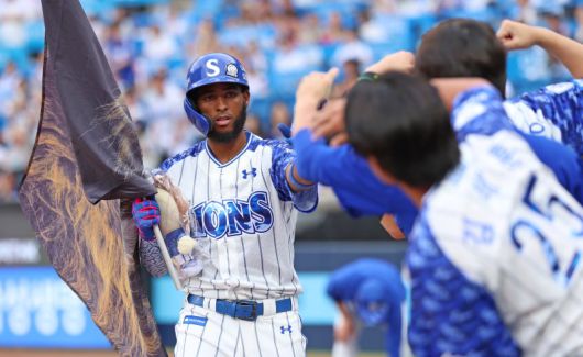 10년만에 50홈런을 노리는 삼성의 르윈 디아즈. 연합뉴스