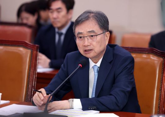 조현 외교부 장관 후보자가 17일 서울 여의도 국회 외교통일위원회에서 열린 인사청문회에서 의원 질의에 답하고 있다. /사진=뉴시스