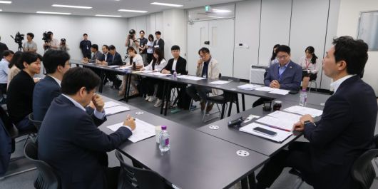 이정헌 경제2분과 기획위원이 18일 서울 종로구 정부서울청사 창성동 별관에서 열린 국정기획위원회 전세사기 피해자 간담회에서 발언하고 있다. 국정기획위원회 제공