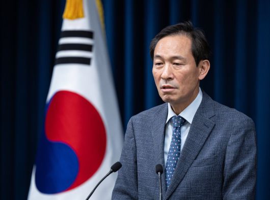 우상호 정무수석이 17일 서울 용산구 대통령실 청사에서 이재명 대통령과 김종인 전 국민의힘 비상대책위원장 오찬 회동과 미국 특사단 브리핑을 하고 있다. 2025.7.17/뉴스1 ⓒ News1 이재명 기자 /사진=뉴스1