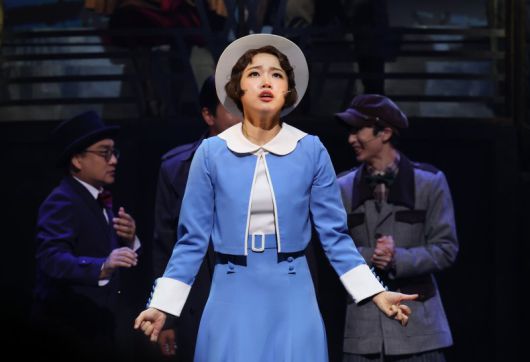 뮤지컬 '브로드웨이 42번가' 프레스콜이 열린 24일 오후 서울 송파구 샤롯데씨어터에서 출연 배우들이 하이라이트 시연을 하고 있다. 뉴시스