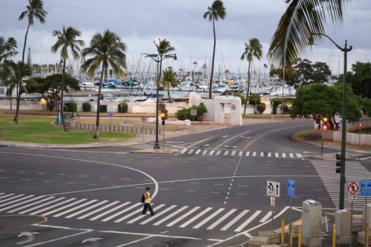 29일(현지시간) 미국 하와이주 호놀룰루의 항구에 지진해일(쓰나미)을 앞두고 선박들이 피난한 모습.AFP연합뉴스