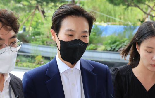 정지원 전 행정관이 25일 서울 광화문 kt웨스트에 차려진 김건희 특검으로 출석하고 있다. /사진=연합뉴스