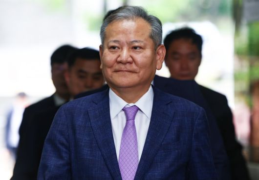 12·3 비상계엄 당시 '언론사 단전·단수'를 지시한 의혹을 받는 이상민 전 행정안전부 장관이 지난달 31일 서울 서초구 서울중앙지방법원에서 열린 구속 전 피의자 심문(영장실질심사)에 출석하고 있다. /사진=뉴스1