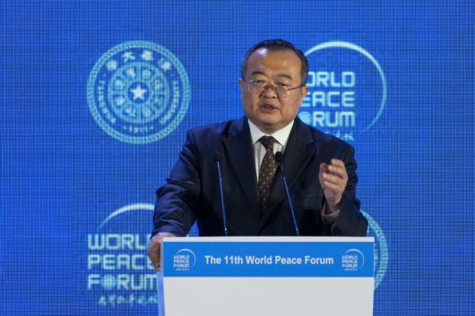 2023년 7월 베이징의 한 호텔에서 열린 제11차 세계평화포럼에서 발언하고 있는 류젠차오 중국 공산당 대외연락부장. AP 뉴시스