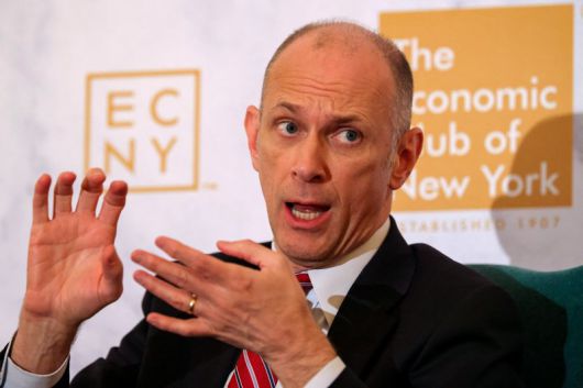 미국 연방준비제도(연준)의 오스탄 굴스비 시카고 연방은행 총재가 4월 10일(현지시간) 뉴욕시 뉴욕 경제클럽에서 연설하고 있다. 로이터 연합