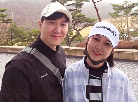 방송인 도경완(42)과 아내인 트로트 가수 장윤정(44). 사진=인스타그램, 뉴시스