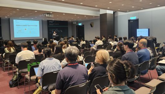 26일 서울 코엑스에서 세계 건강기능성 원료 및 제품 전시회(Hi KOREA 2025)와 연계해 개최된 건강기능식품 분야 개방형 기술설명회에서 한국식품연구원 이소영 책임연구원이 발표하고 있는 모습. 국가과학기술연구회 제공