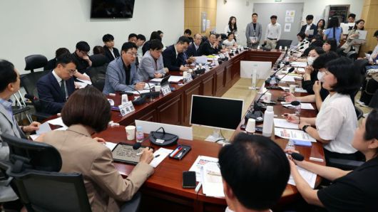 국민의힘 나경원 의원실이 27일 서울 여의도 국회의원회관에서 청년안심주택 보증금 미반환 사태 긴급 대응 간담회를 열었다. 사진=서동일 기자