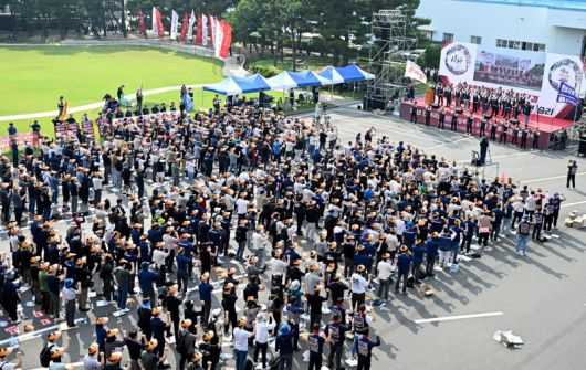 지난 6월 26일 오후 현대자동차 노조가 현대차 울산공장 본관 앞 광장에서 올해 임단협 승리를 위한 전체 조합원 출정식을 진행하고 있다. /사진=뉴시스