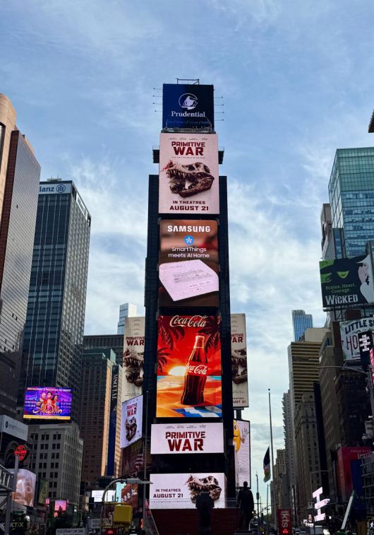 삼성전자가 미국 뉴욕 타임스 스퀘어에서 진행 중인 '스마트싱스로 완성한 AI 홈' 영상 캠페인. 삼성전자 제공