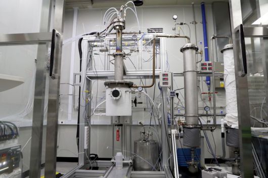 한국기계연구원 플라즈마 활용 폐유기물 고부가가치 기초원료화 사업단 송영훈 단장 연구팀에서 개발한 수소 플라즈마 실증 설비. 한국기계연구원 제공